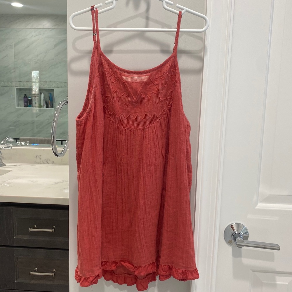 Beachy coral tank